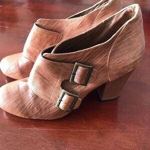 Urban Outfitters Deena and Ozzy leather booties 9